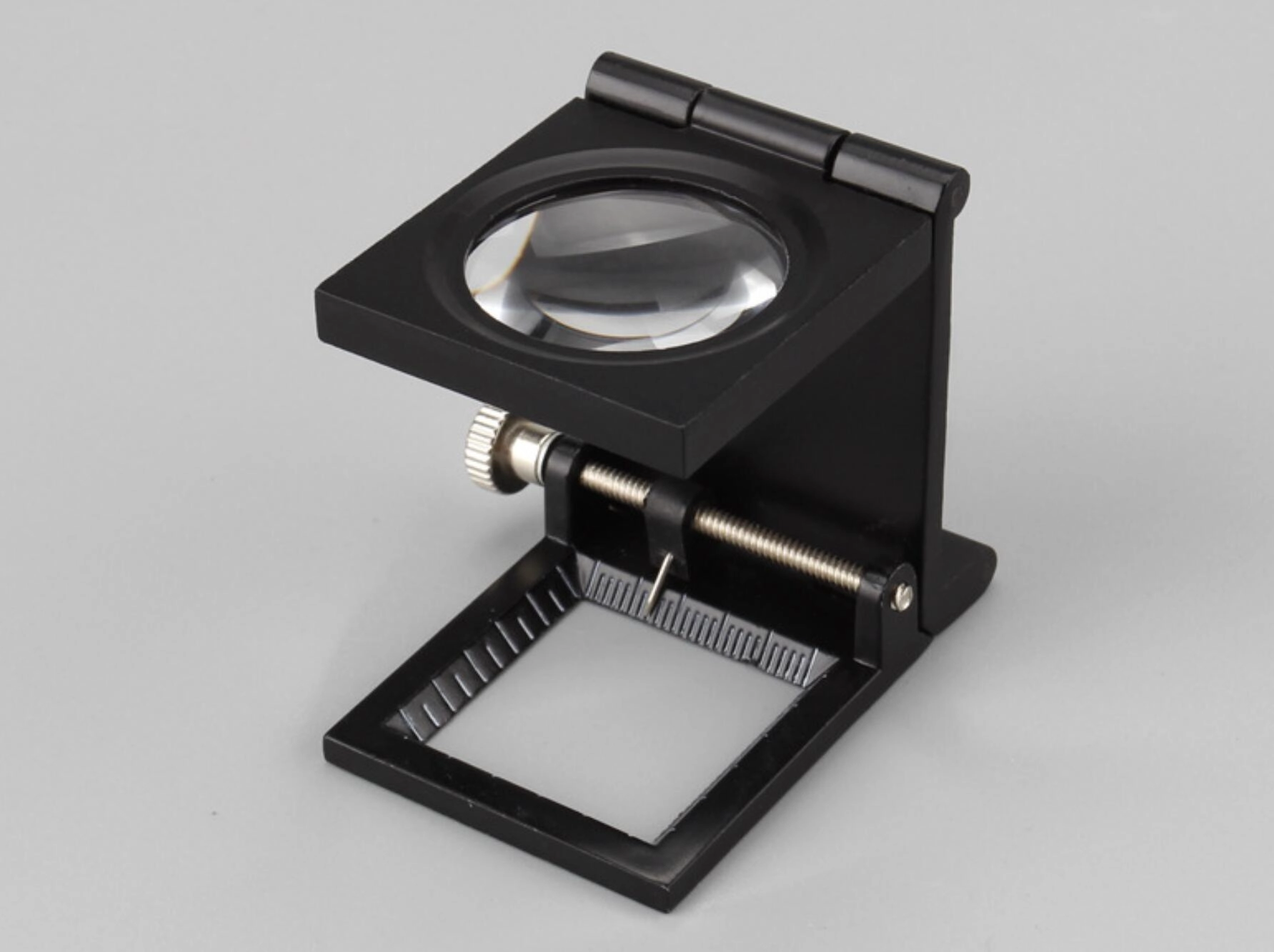 9005C Folding Magnifier with Zinc Alloy Frame and 8X Optical Glass