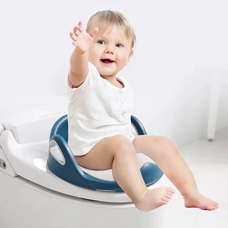 China Op maat bedrukte CULTUS sedes infantem toiletbril baby igbonse ijoko Step Stool Potje fabrikant