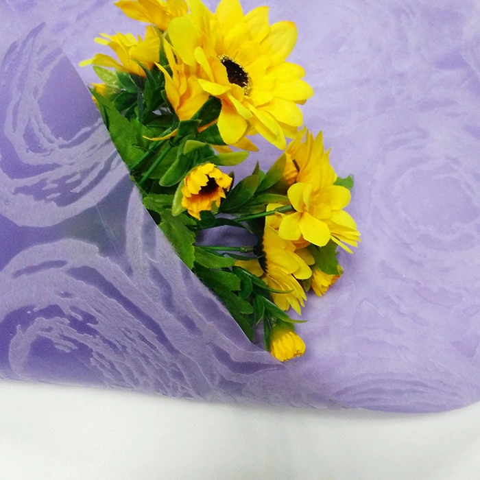 porcelana Papel de embalaje de flores de rollo de tela no tejida en relieve Fábrica no tejida de embalaje floral de China fabricante Papel de embalaje de flores de rollo de tela no tejida en relieve Fábrica no tejida de embalaje floral de China