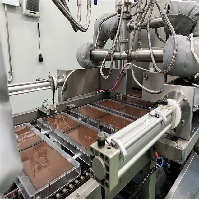 China China hig quality supplier semi-chocolate moulding machine manufacturer