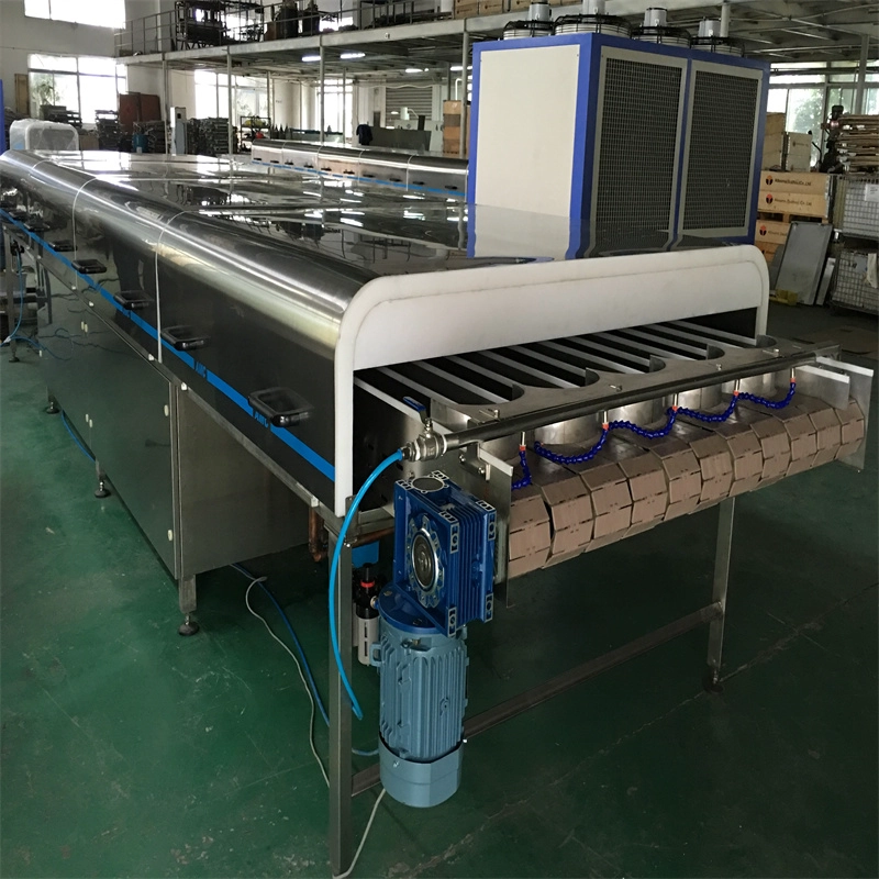 Cina La Cina personalizza la macchina completamente automatica del tunnel di raffreddamento delle bottiglie a risparmio di costi produttore