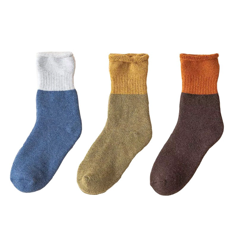 China Custom Design Women's Winter Thick Warm Wool Cozy Socks for Men and Women manufacturer