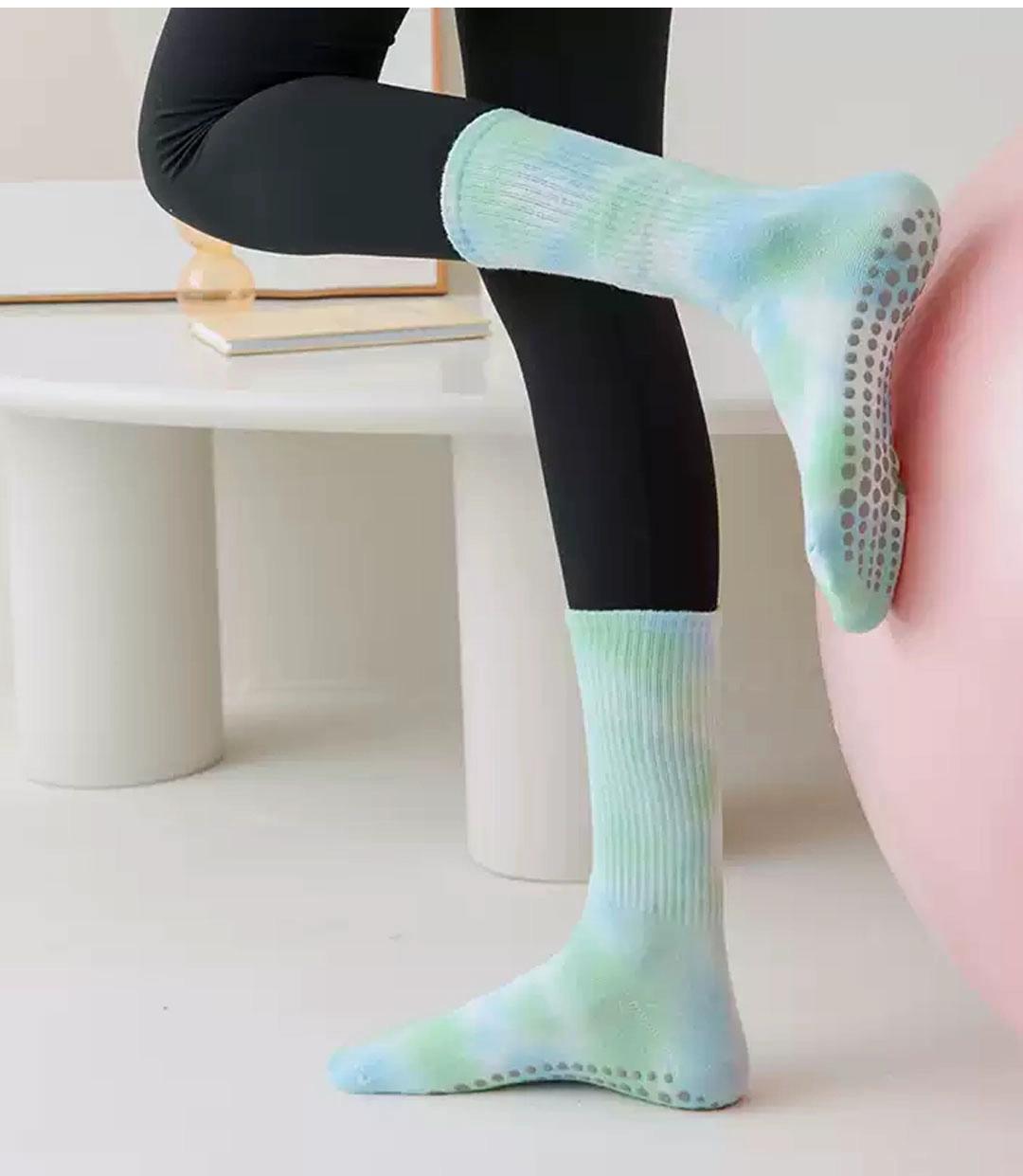Custom five-finger yoga socks china supplier