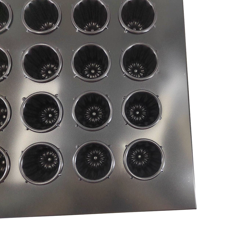 Antihaftbeschichtete Canele-Formform für 40 Tassen