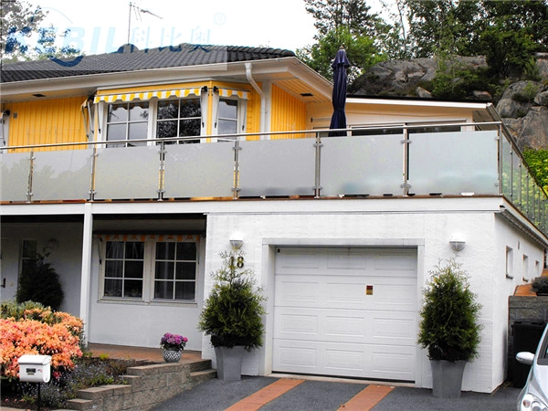 1.1 meter height stainless steel glass standoff balustrade post LCH-120 of glass railing system