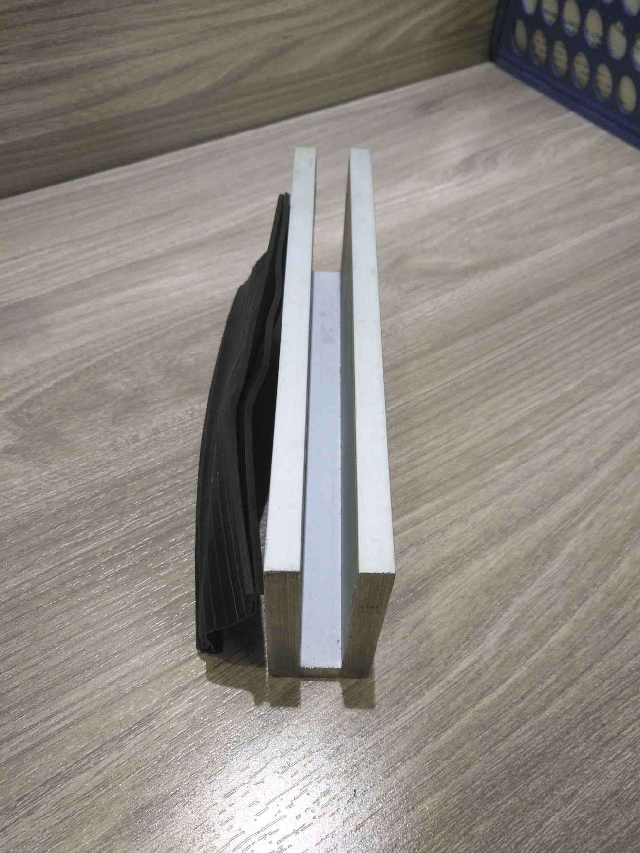 Aluminum u channel modern design for balcony railing pool fencing