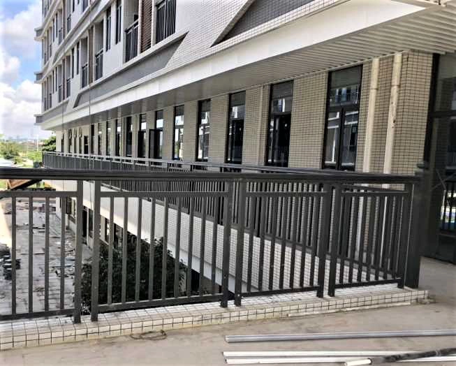 Conception de garde-corps de balcon en aluminium de couleur noire