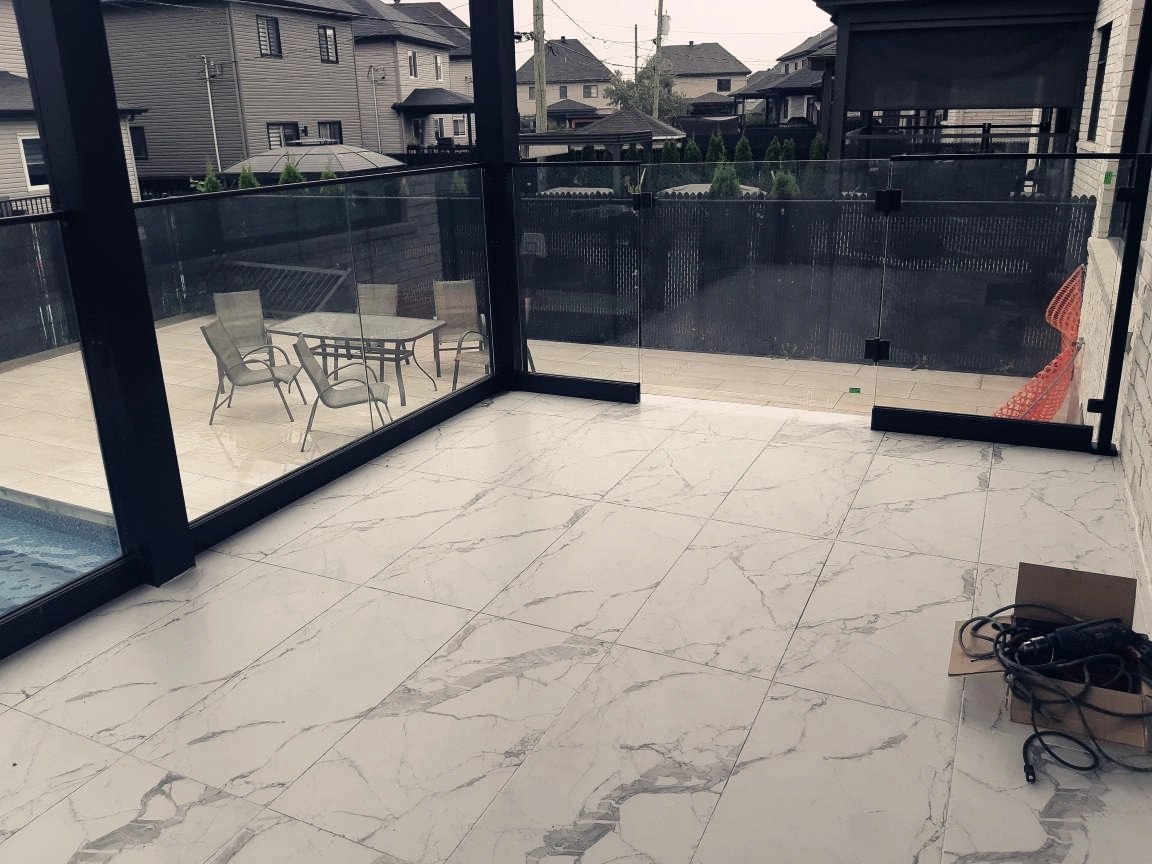 Deck Outdoor Led Glass Railing Frameless Aluminum U Channel Glass Balustrade Balcony Fence Clamp Glass Railing With Led Light
