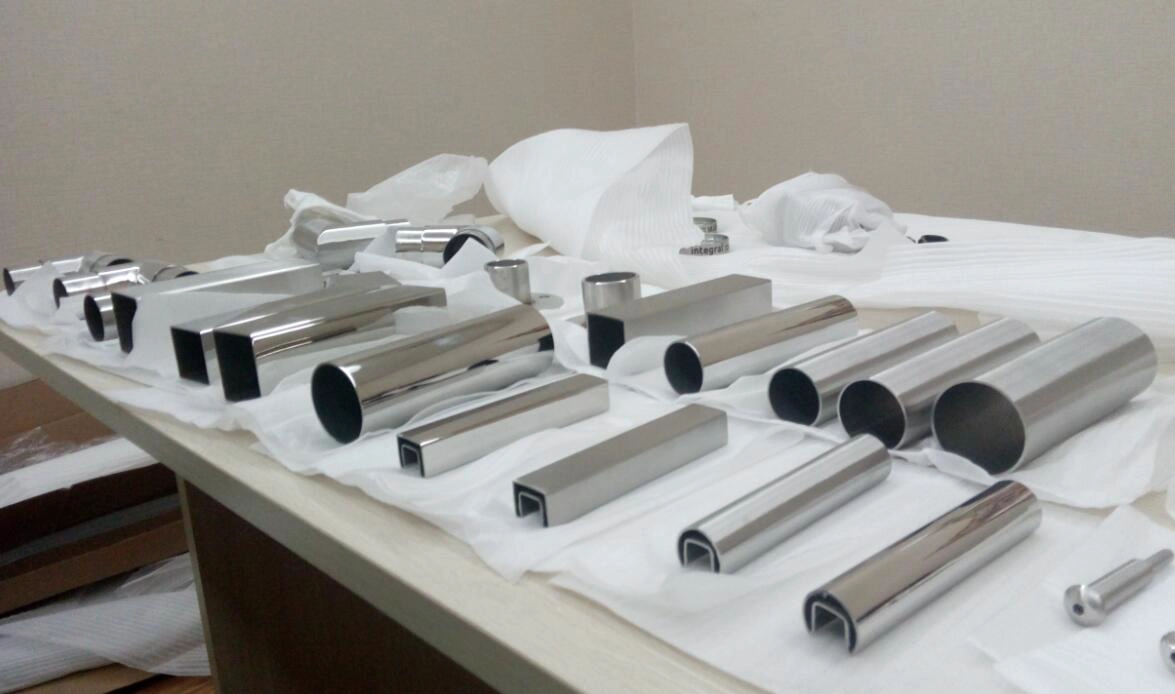 Precio de fábrica de acero inoxidable pasamanos tubo cuadrado tubo redondo