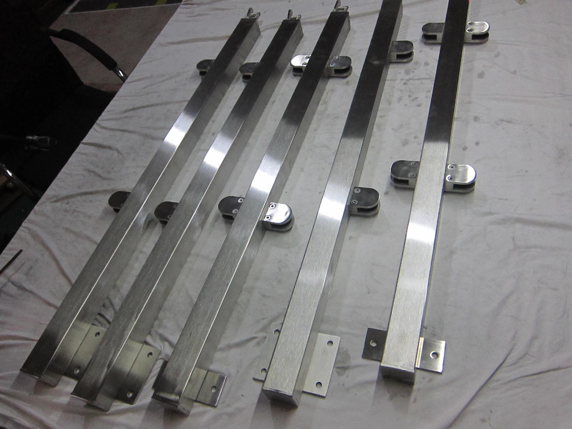 For stair balcony stainless steel fascia mount square glass railing system