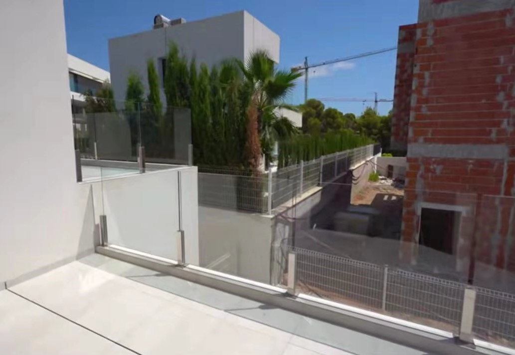 Frameless Glas Balkongeländer Edelstahl Mini Post Balustrade