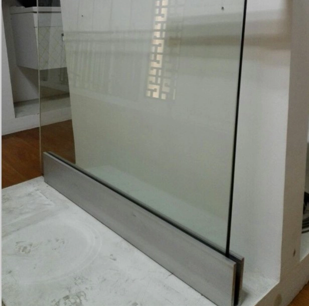 Frameless aluminum U channel deck railing or glass bottom fix channel groove tube