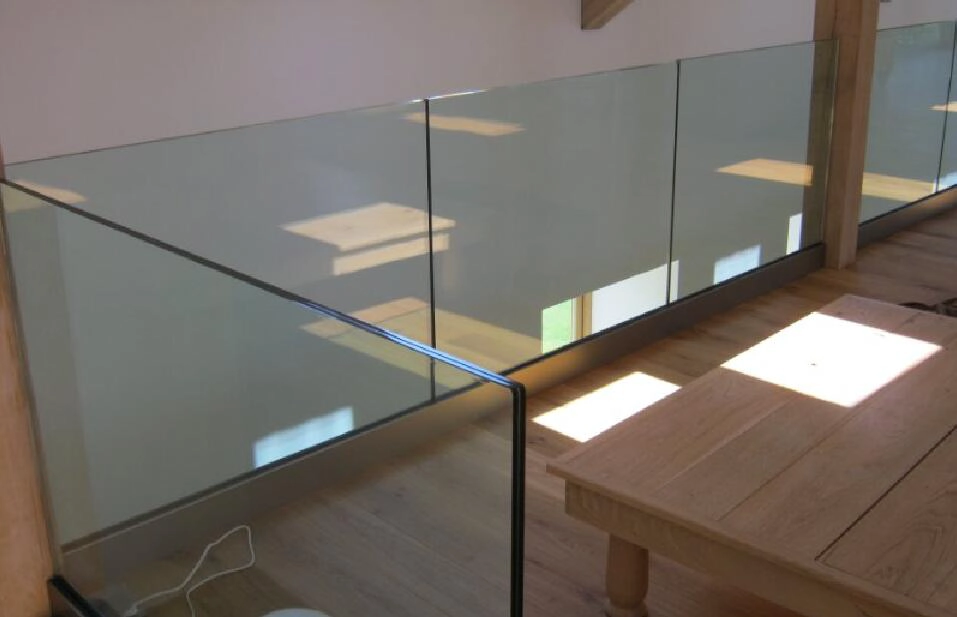 Frameless aluminum U channel deck railing or glass bottom fix channel groove tube