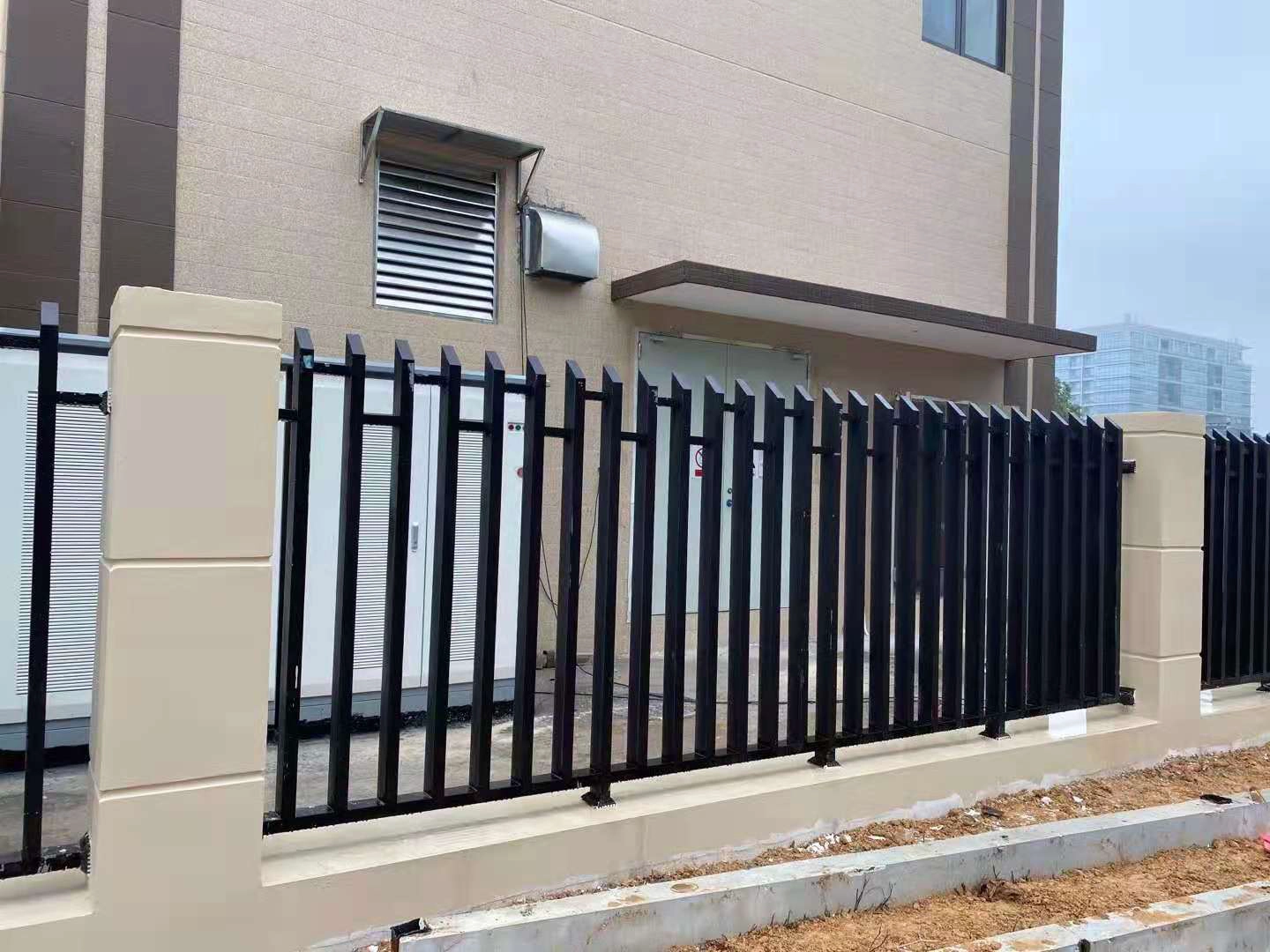 Handrails galvanizzato Randonaggi di ferro antico Design di ringhiera di balcone con pavimento in acciaio zincato a pavimento galvanizzato