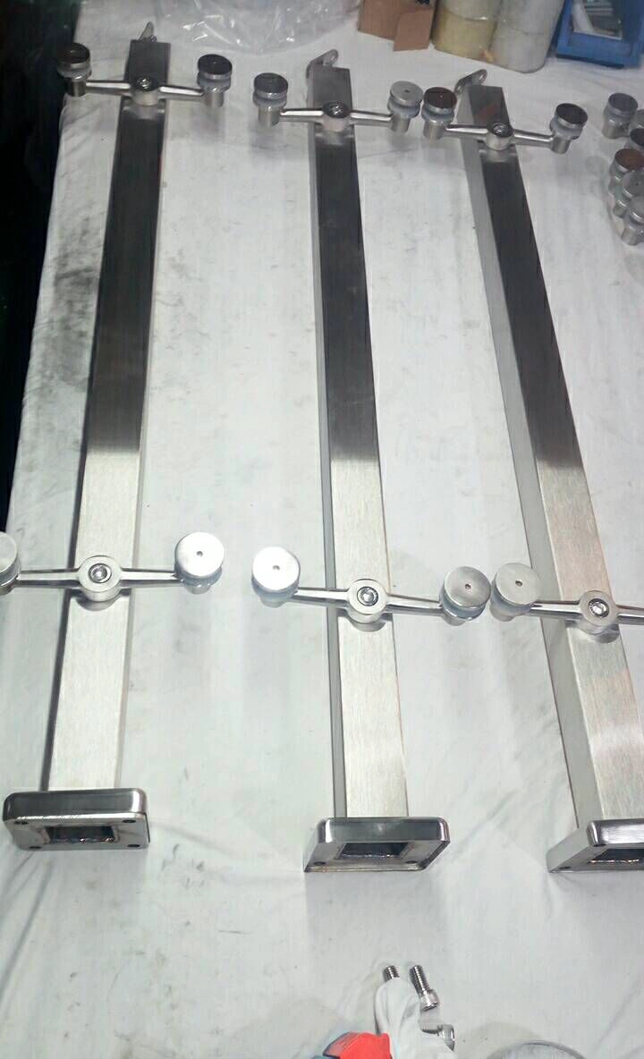 Glass spider balustrade post for balcony stainless steel railing