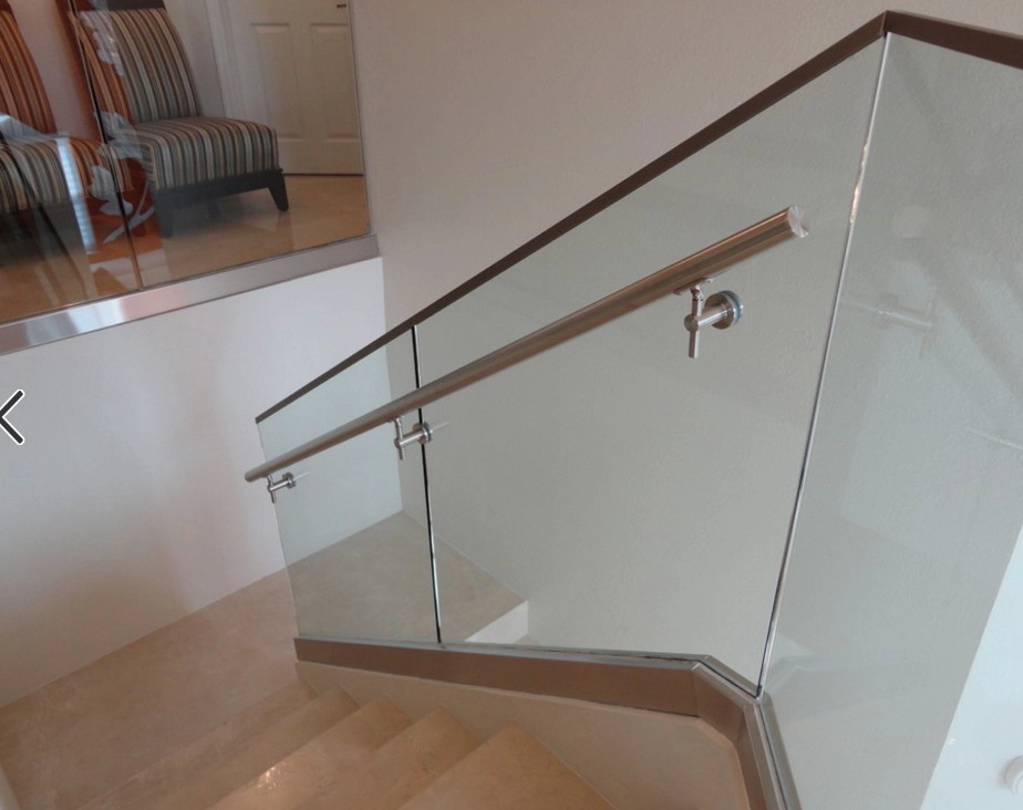 Hoge kwaliteit roestvrijstalen leuningbeugel glazen balustrade balkon wandgemonteerde leuningbeugel