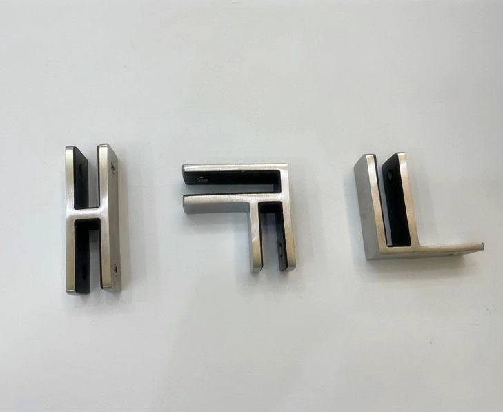 Hot Sale Chrome or Black Double Side Fix Balcony Railing Stainless Steel 180 Degree Glass Clamp