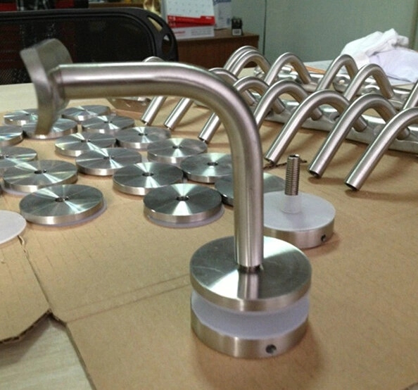 Supporto per corrimano in acciaio inox 316 design moderno per la scherma