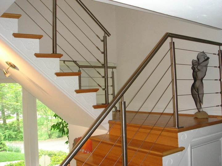 Outdoor deck design cable railing