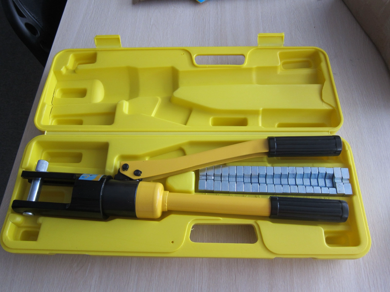 Shenzhen Launch stainless steel cable railing installation tool-- hydraulic clamp /arm