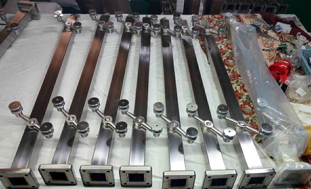 Balaustra di ragno con attacco regolabile in acciaio inossidabile 316 per il design da parete in vetro da 1/2 pollici