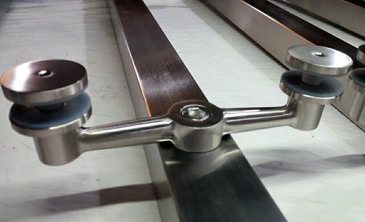 Balaustra di ragno con attacco regolabile in acciaio inossidabile 316 per il design da parete in vetro da 1/2 pollici