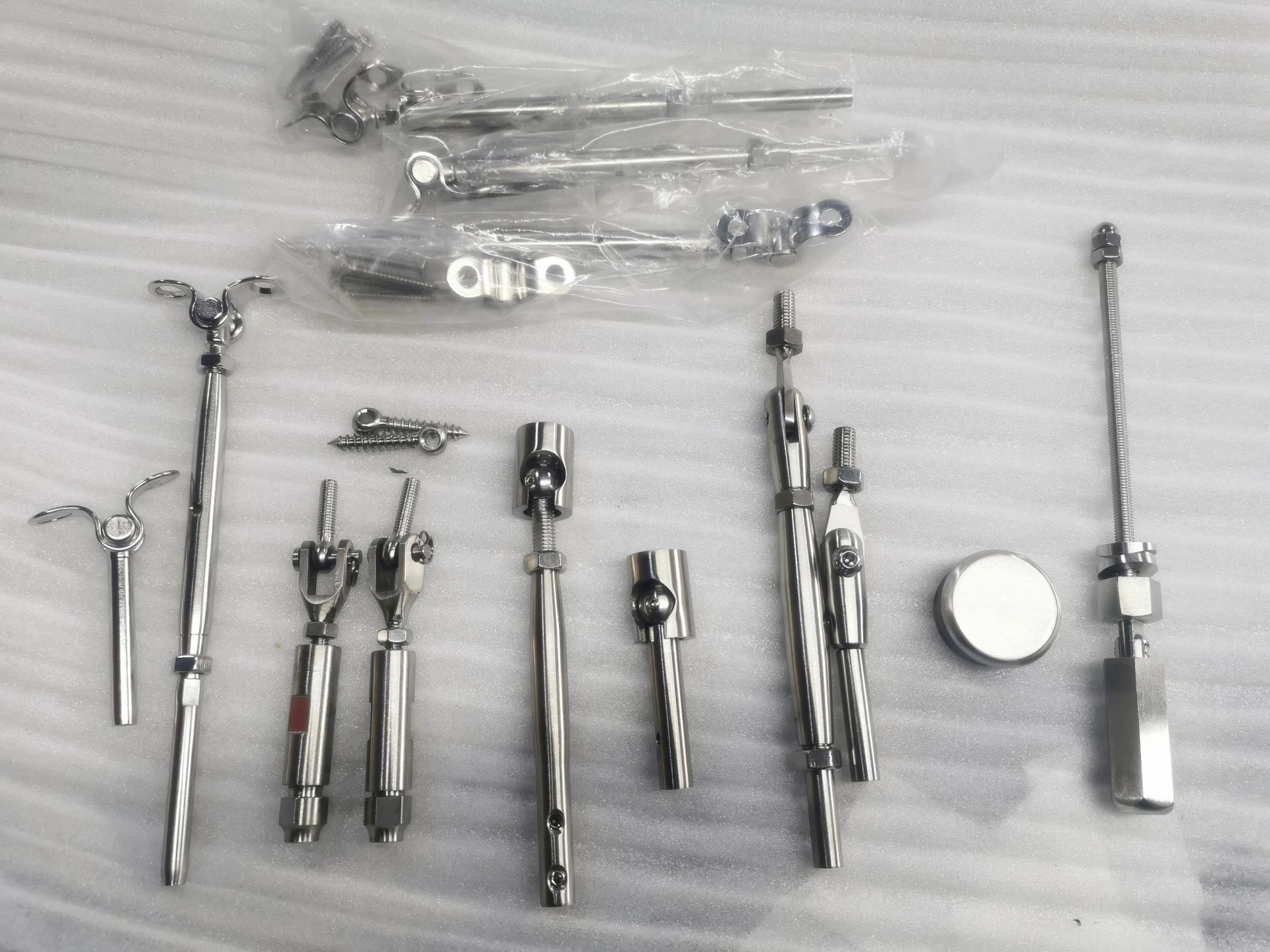 Kabel Stal nierdzewna Barierki Zestawy Ręcznie wtłaczana Przełącza szczękowa wtłaczana Stud Nakrętki