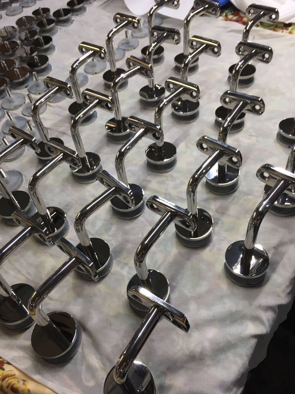Supporto in acciaio inox corrimano staffa raggio vetro per parapetti architettonici