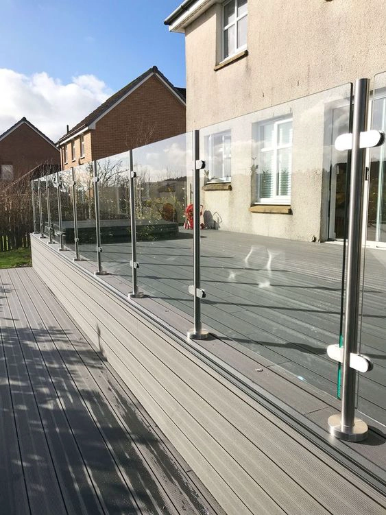 Столб Newel из нержавеющей стали с 90-угольным стеклянным зажимом для перил