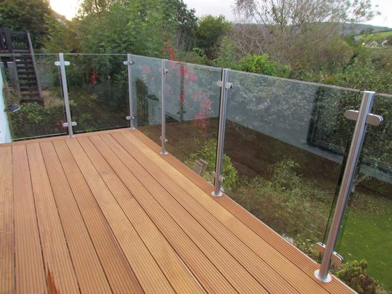 Stainless Steel Post Semi Frameless Glass Balustrades LCH-101