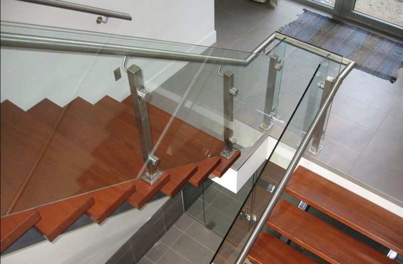 Poteau de balustrade en verre d'acier inoxydable pour garde-corps en verre