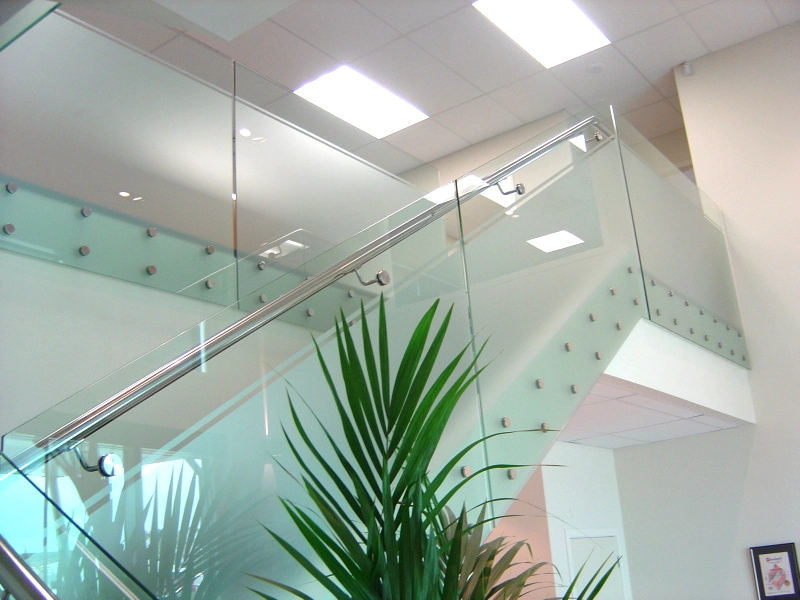 Diâmetro de pinos suporte isolador de vidro inox 50 para a varanda e escada cerca de trilhos de vidro