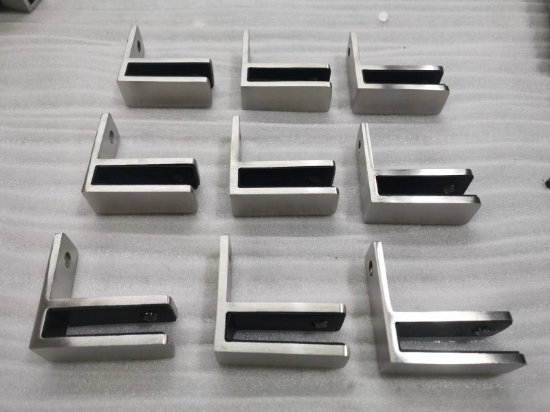 Edelstahl 90 Grad Wandmontierte Glasklemme für Glasgeländer