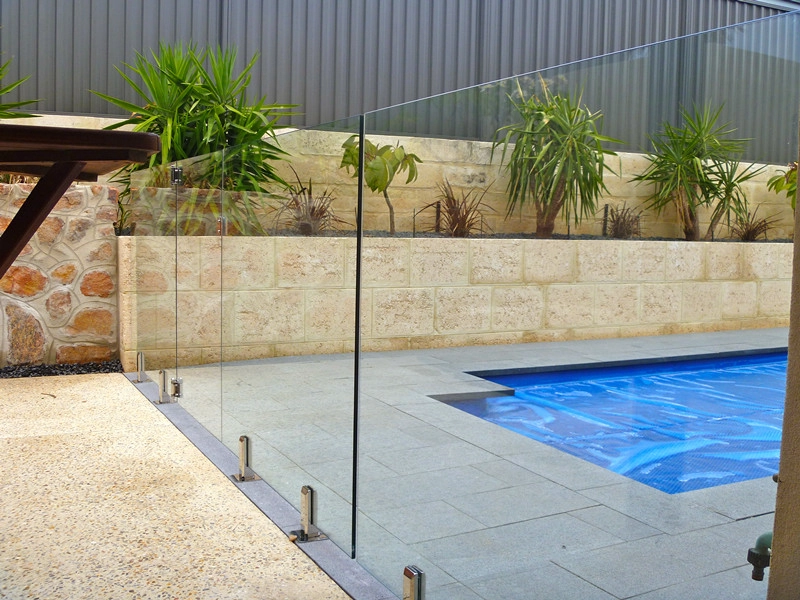 base plate spigot for pool fence