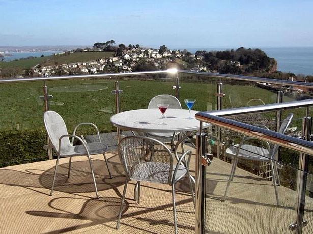 china manufacturer stainless steel glass rail for outdoor