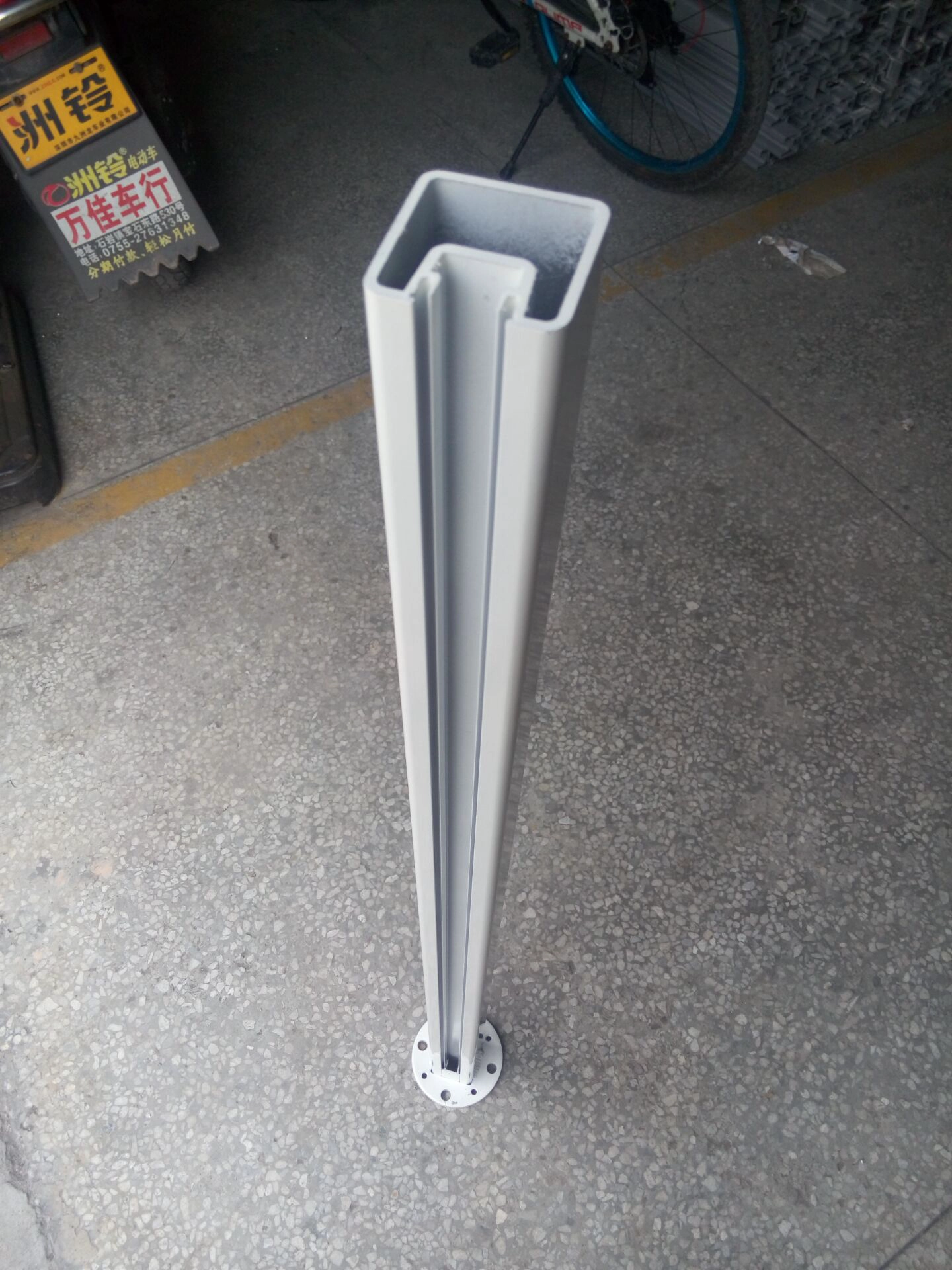 custom RAL gepoedercoat aluminium hek post voor 1/2 "glazen balkon reling