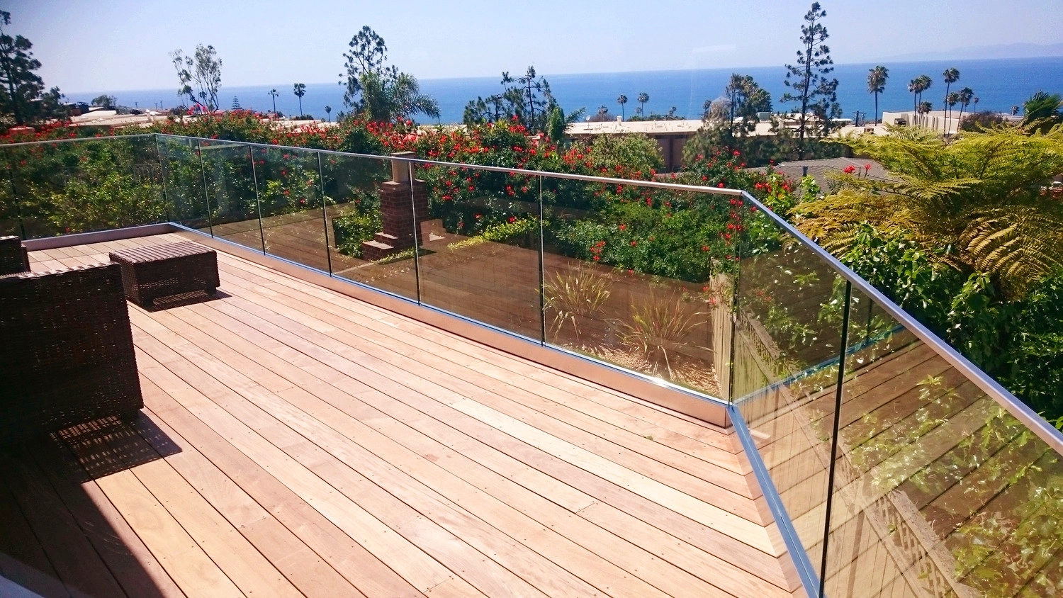frameless glass railing aluminum base shoe U channel