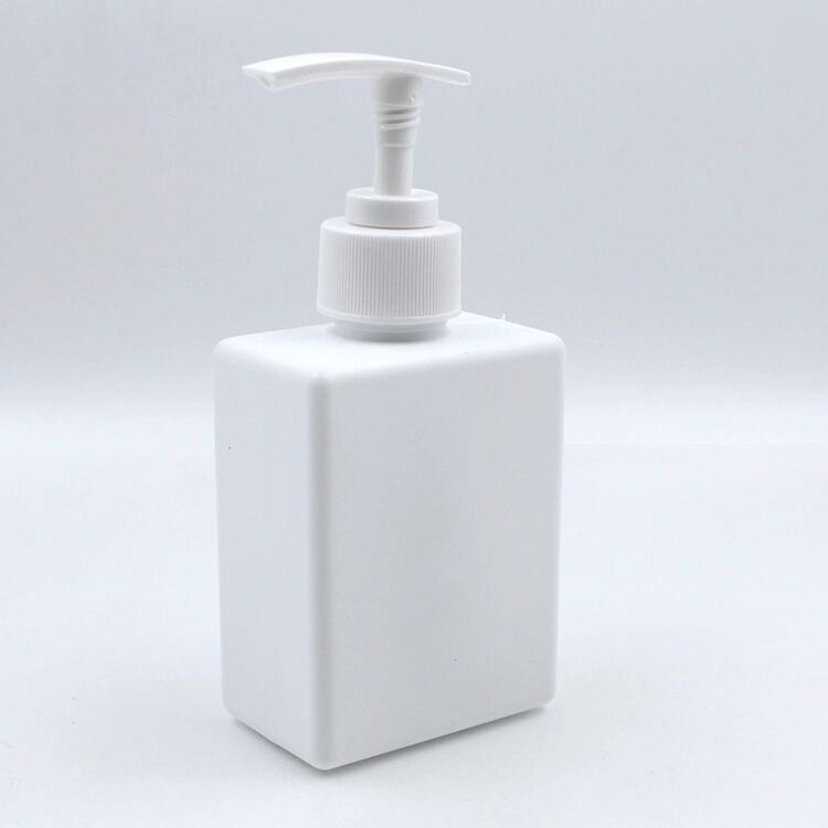 8oz white square shampoo bottle with pump