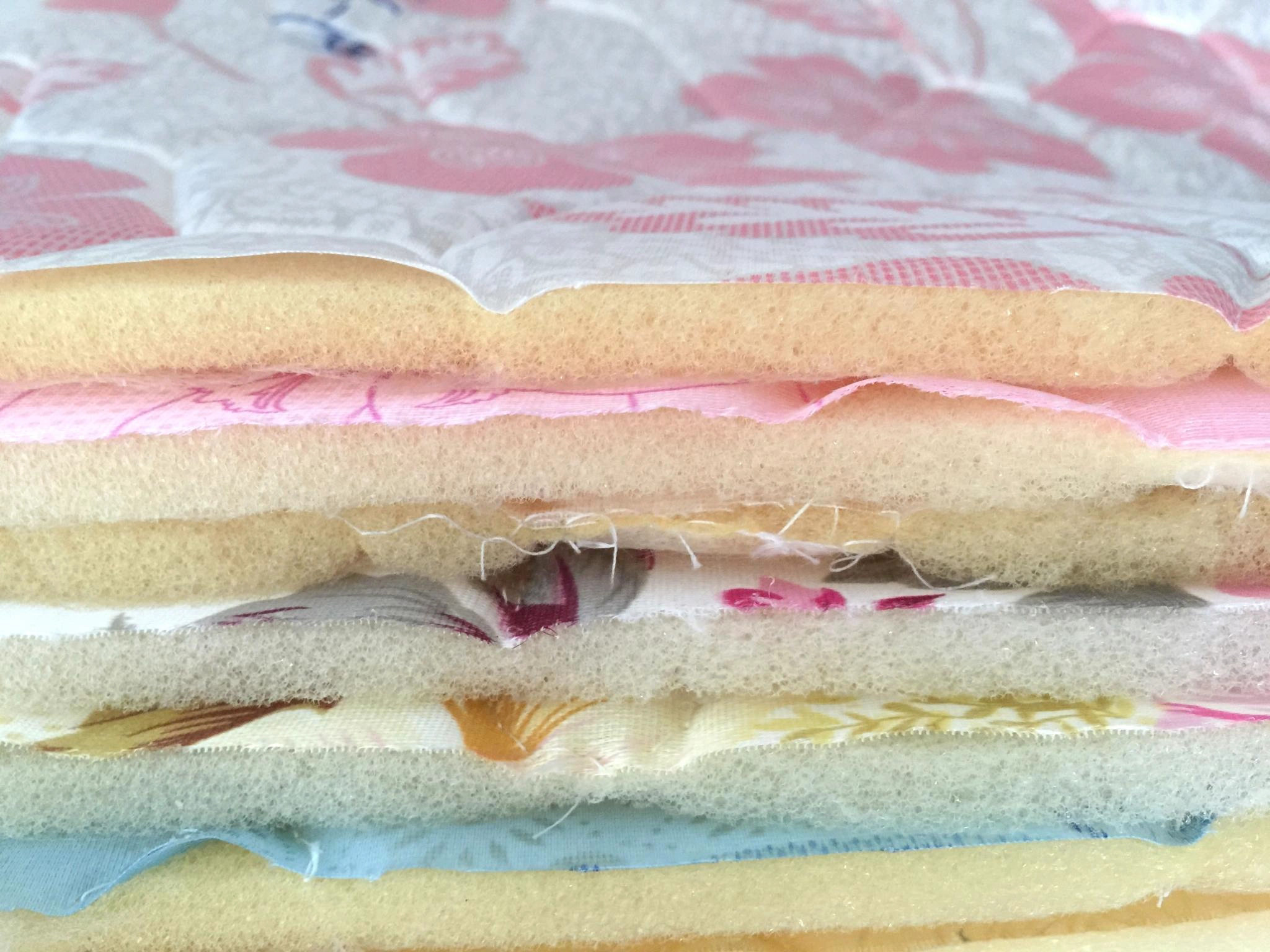 Komfortable Schaumstoffmatratze in King-Size-Größe