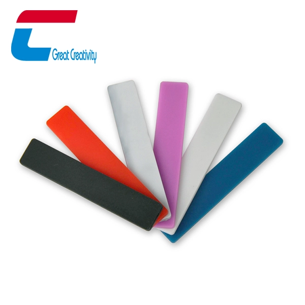 Chine Étiquette de blanchisserie RFID lavable en silicone souple en gros fabricant