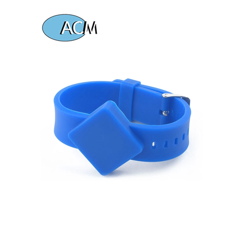 porcelana Logotipo de pintura de seda personalizado diferentes tipos de identificación inteligente IC de doble chip dentro de la pulsera de silicona RFID fabricante