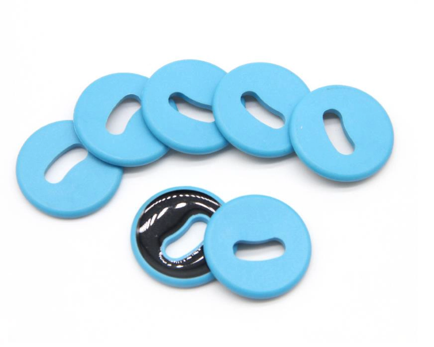 Chine RFID Laundry Tag Roll Clothing Label Wash RFID Button Tag UHF Laundry Tags For Hotel Fabric Linen fabricant