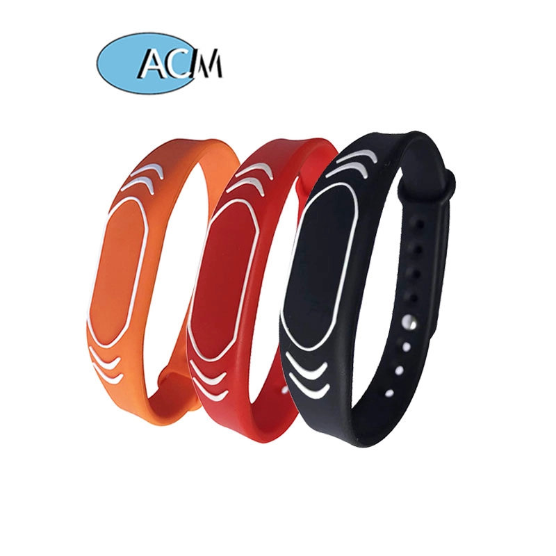 porcelana Personalizado impermeable casillero de hospital cerradura pulsera pasiva HF ISO14443A 13,56 mhz pulsera de silicona RFID fabricante