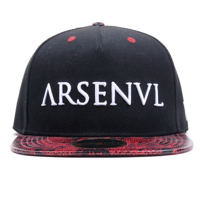 Cappellino snapback piatto con ricamo 3D