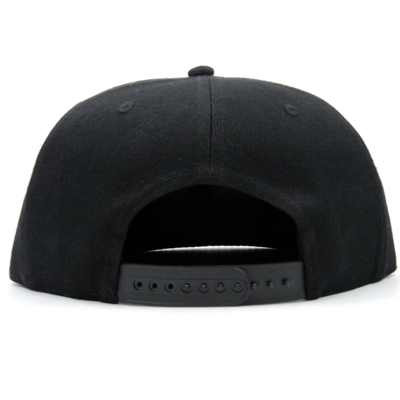 6 cappucci snapback personalizzati ricamati a pannello