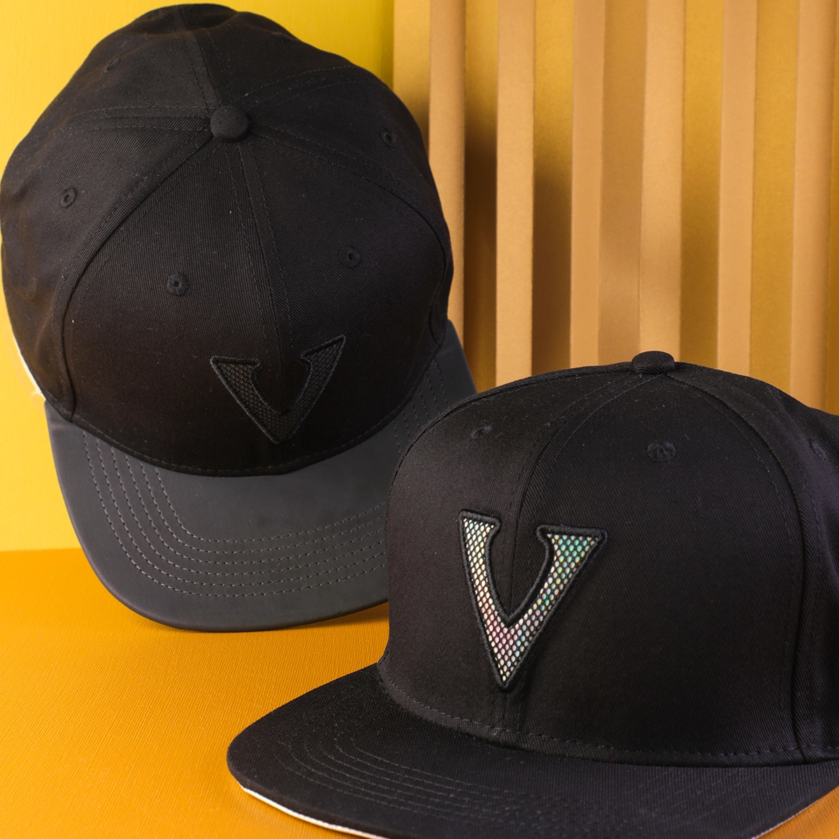 Cappellini snapback neri con 6 lettere logo vfa