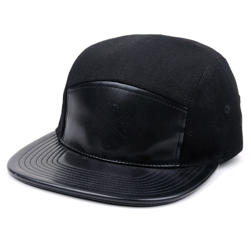 Изготовленная на заказ черная крышка с тиснением 5Panel Snapback