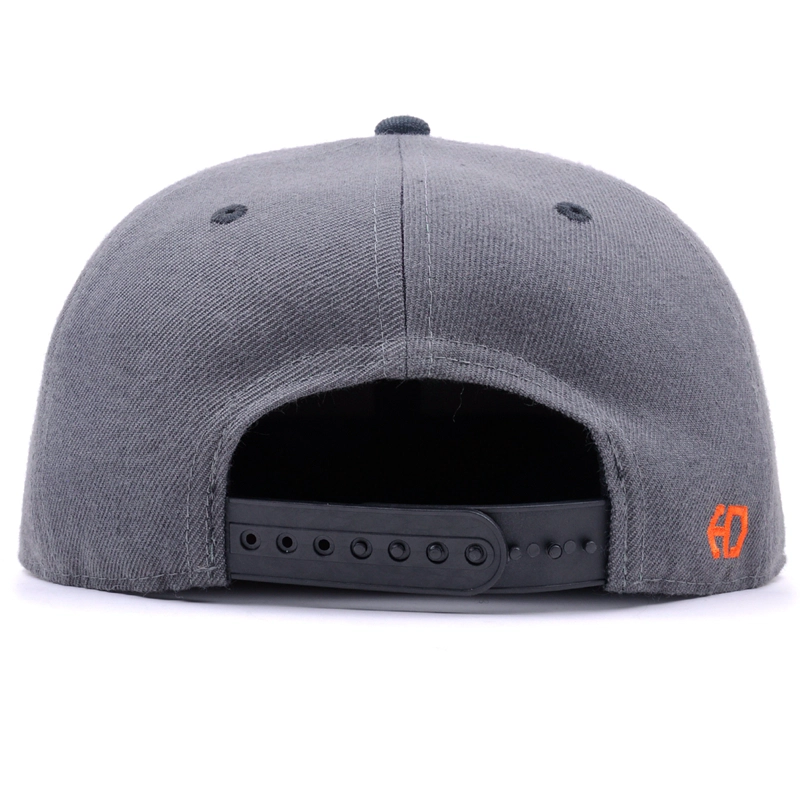 العرف تصميم الازياء والبلاستيك الاكريليك قبعات Snapback مع لون مختلف