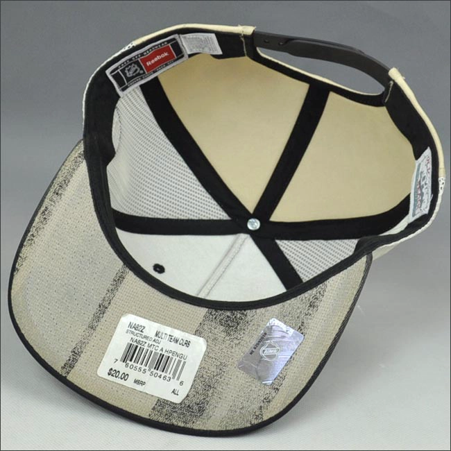 Gradient woven patch snapback mesh hat