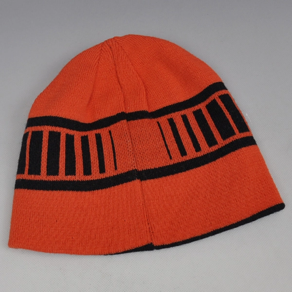 Reversible short brim beanie